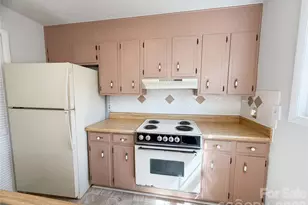 1022 Surry Ln, Gastonia, NC 28054 - Photo 7