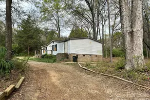 2137 Plumcrest Ln, Clover, SC 29710 - Photo 3