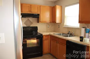 10118 Frosty Ln, Charlotte, NC 28216 - Photo 3