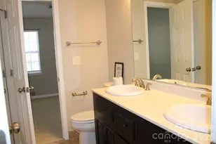 10118 Frosty Ln, Charlotte, NC 28216 - Photo 15