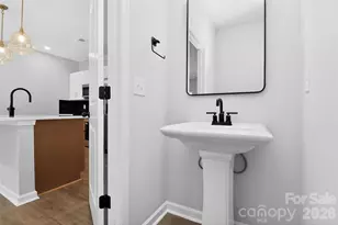 341 N Hoskins Rd, Charlotte, NC 28216 - Photo 17