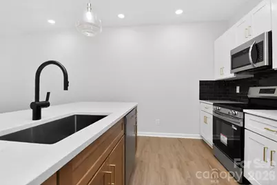 341 N Hoskins Road, Charlotte, NC 28216 - Photo 7