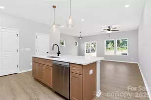 341 N Hoskins Rd, Charlotte, NC 28216 - Photo 3