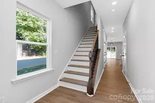 341 N Hoskins Rd, Charlotte, NC 28216 - Photo 9