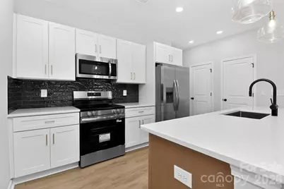 341 N Hoskins Road, Charlotte, NC 28216 - Photo 5