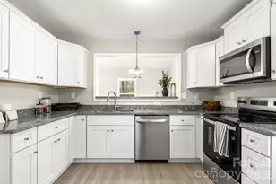 420 Charlotte St, York, SC 29745 - Photo 13