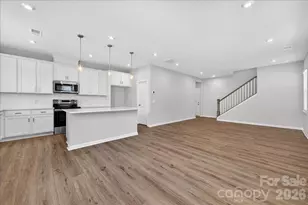 8426 Discovery Ln, Charlotte, NC 28216 - Photo 5