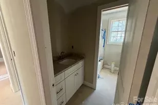 1298 18th St NE, Hickory, NC 28601 - Photo 5