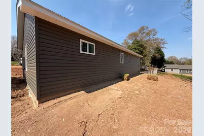 1298 18th Street NE, Hickory, NC 28601 - Photo 13