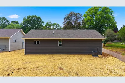 1298 18th Street NE, Hickory, NC 28601 - Photo 17