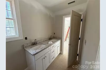 1298 18th Street NE, Hickory, NC 28601 - Photo 7