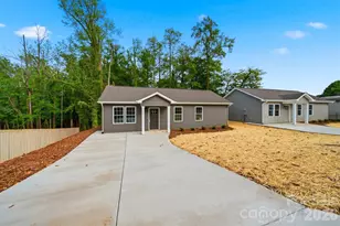 1298 18th St NE, Hickory, NC 28601 - Photo 1