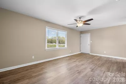 525 12th Street SW #30, Hickory, NC 28602 - Photo 3