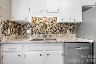 525 12th Street SW, Hickory, NC 28602 - Photo 7