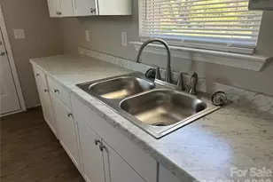 509 Skipwith Pl, Charlotte, NC 28217 - Photo 9