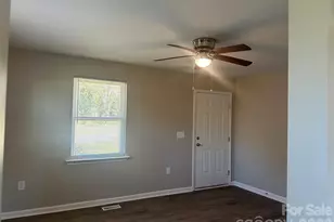 509 Skipwith Pl, Charlotte, NC 28217 - Photo 3