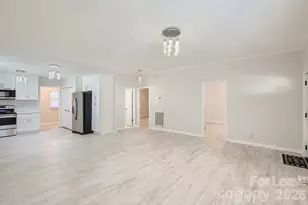 106 S Dalton St, Gastonia, NC 28052 - Photo 7