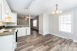 807 King Arthur Dr, Gastonia, NC 28056 - Photo 9