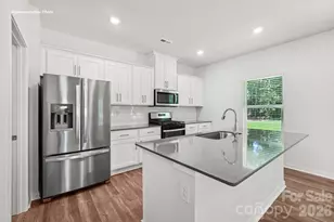 5030 Shallow Brk Dr, Charlotte, NC 28215 - Photo 11