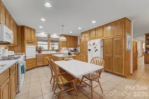 750 Double Springs Dr, Almond, NC 28702 - Photo 17