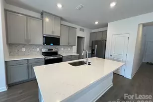 1524 31st St NE, Conover, NC 28613 - Photo 3