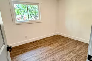 4330 Colebrook Rd, Charlotte, NC 28215 - Photo 15