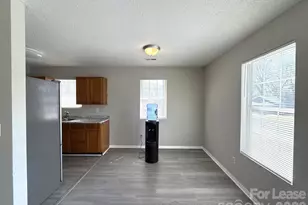 333 E Todd Ln, Charlotte, NC 28208 - Photo 5