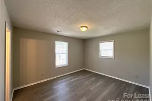 333 E Todd Ln, Charlotte, NC 28208 - Photo 11