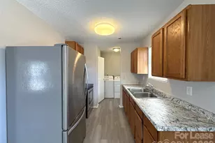 333 E Todd Ln, Charlotte, NC 28208 - Photo 9