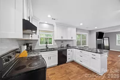 2006 Killarney Place, Charlotte, NC 28262 - Photo 11