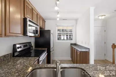 1336 Green Oaks Lane #E, Charlotte, NC 28205 - Photo 15