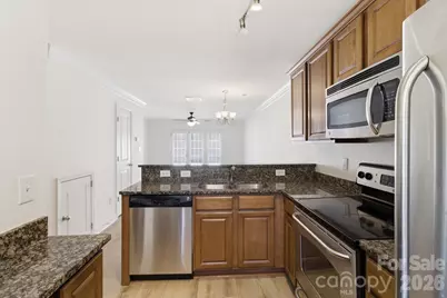 1336 Green Oaks Lane #E, Charlotte, NC 28205 - Photo 11