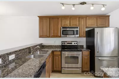 1336 Green Oaks Lane #E, Charlotte, NC 28205 - Photo 13