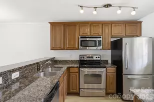 1336 Green Oaks Ln, Charlotte, NC 28205 - Photo 13