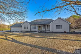 1 Sweetbriar Ct, Greer, SC 29650 - Photo 1