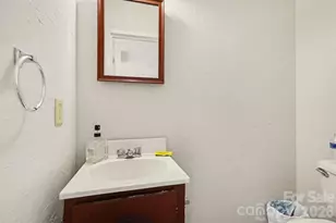 1535 Lansdale Dr, Charlotte, NC 28205 - Photo 15