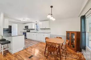 200 Cranbrook Cir, Hendersonville, NC 28792 - Photo 15