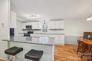 200 Cranbrook Cir, Hendersonville, NC 28792 - Photo 17