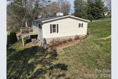 200 Cranbrook Circle, Hendersonville, NC 28792 - Photo 3