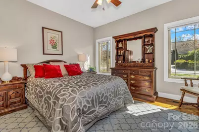 122 Craggy Street, Black Mountain, NC 28711 - Photo 7