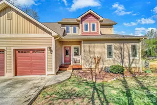 122 Craggy St, Black Mountain, NC 28711 - Photo 3