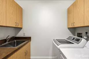 21 Battery Park Ave, Asheville, NC 28801 - Photo 27