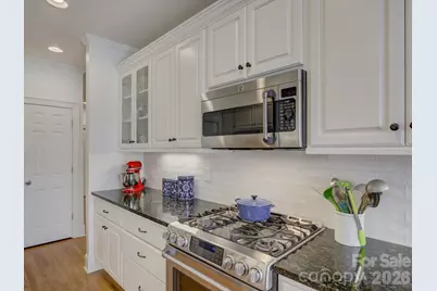 8905 Challis Hill Lane, Charlotte, NC 28226 - Photo 15