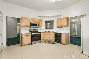 2008 Sloan Dr, Charlotte, NC 28208 - Photo 11