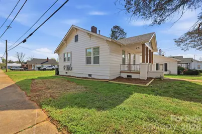 621 E A Street, Newton, NC 28658 - Photo 3