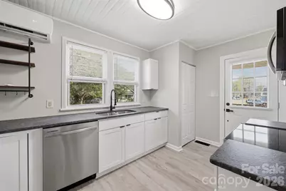 621 E A Street, Newton, NC 28658 - Photo 11