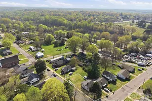 621 E A St, Newton, NC 28658 - Photo 33