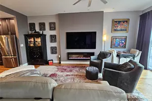 333 W Trade St, Charlotte, NC 28202 - Photo 9