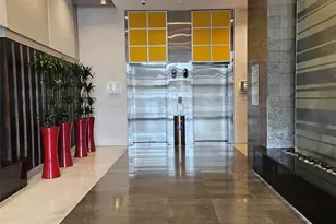 333 W Trade St, Charlotte, NC 28202 - Photo 3