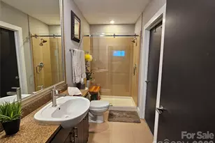 333 W Trade St, Charlotte, NC 28202 - Photo 17